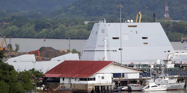 View of the U.S. Navy guided-missile destroyer USS Zumwalt in the former U.S. Naval Station Rodman, located at the Pacific entrance to the Panama canal, in Panama, November 23, 2016. EFE/Alejandro Bolivar.