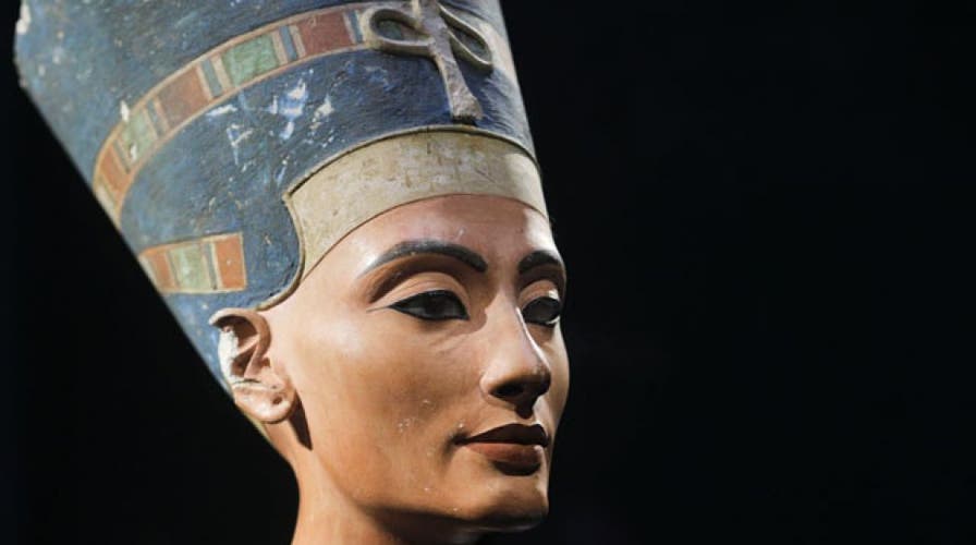 Strange spots on King Tut's burial chamber's walls explained by experts