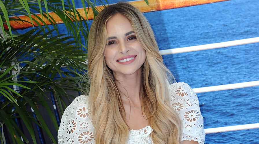 'Bachelor' star Amanda Stanton says she's being extorted over hacked nude photos