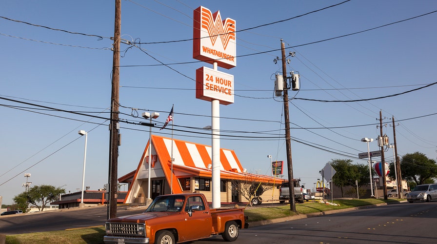Food fight at Texas Whataburger caught on video
