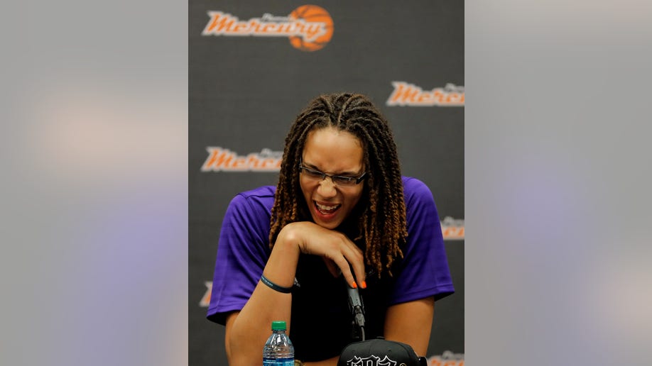 09597495-Mercury Griner Basketball