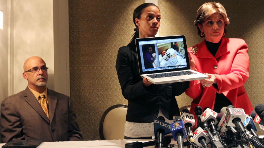 Rekan pengendara sepeda motor yang terluka dalam serangan SUV di NY mengatakan dia adalah pria yang berkeluarga, membela pengendara sepeda motor