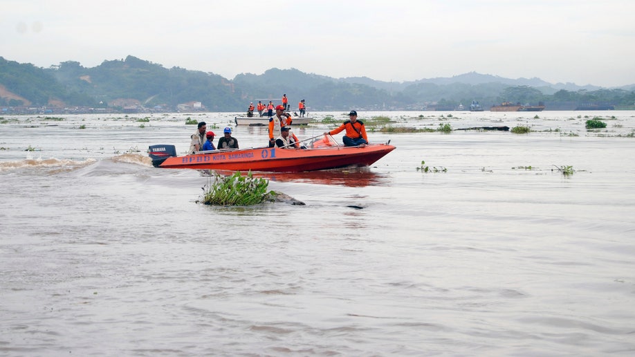 91b02847-Indonesia Boat Sinks