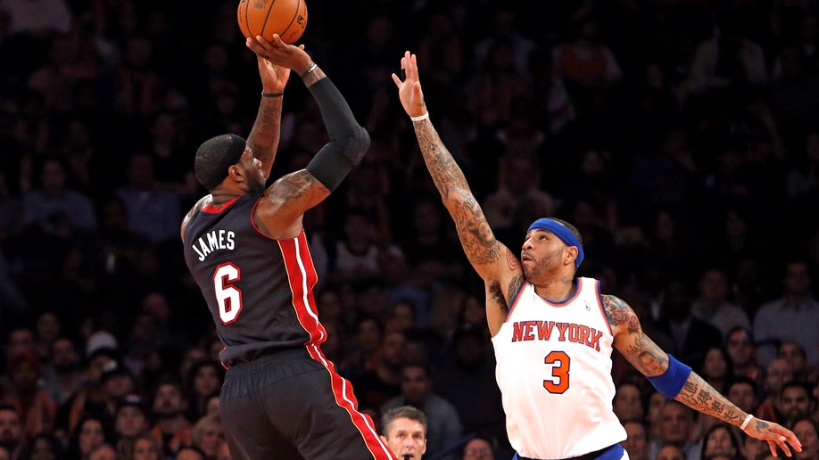 251a06e6-Heat Knicks Basketball