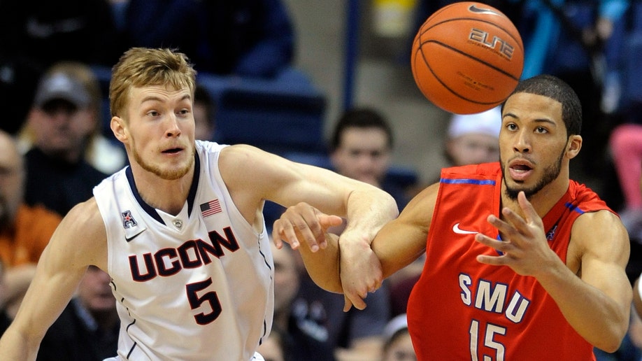 2d70bd8e-SMU UConn Basketball