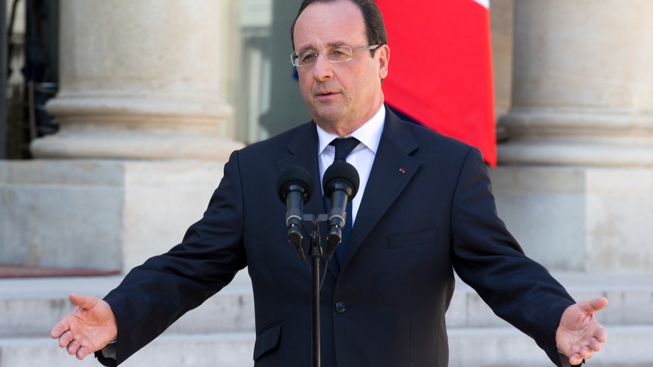 df274197-France Lonely Cabinet