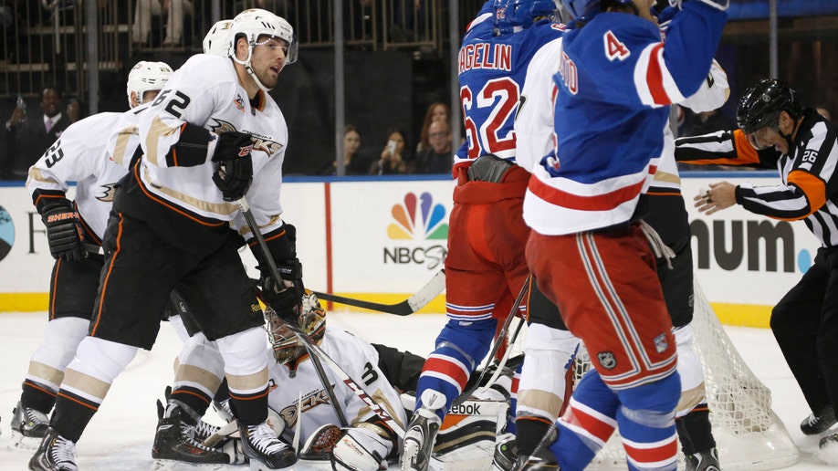 360d930e-Ducks Rangers Hockey