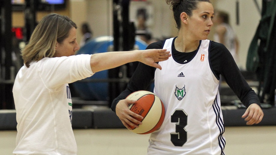 776f3e4c-Lynx Basketball