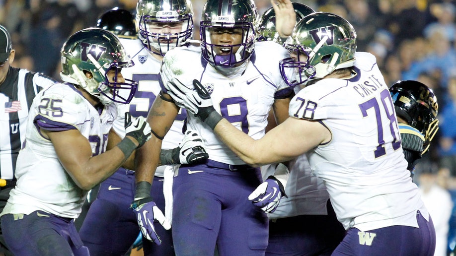 0bbd5415-Washington UCLA Football