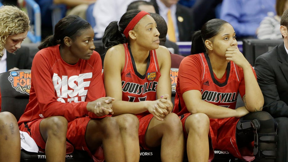 972685e0-NCAA Championship Final Four Louisville UConn basketball