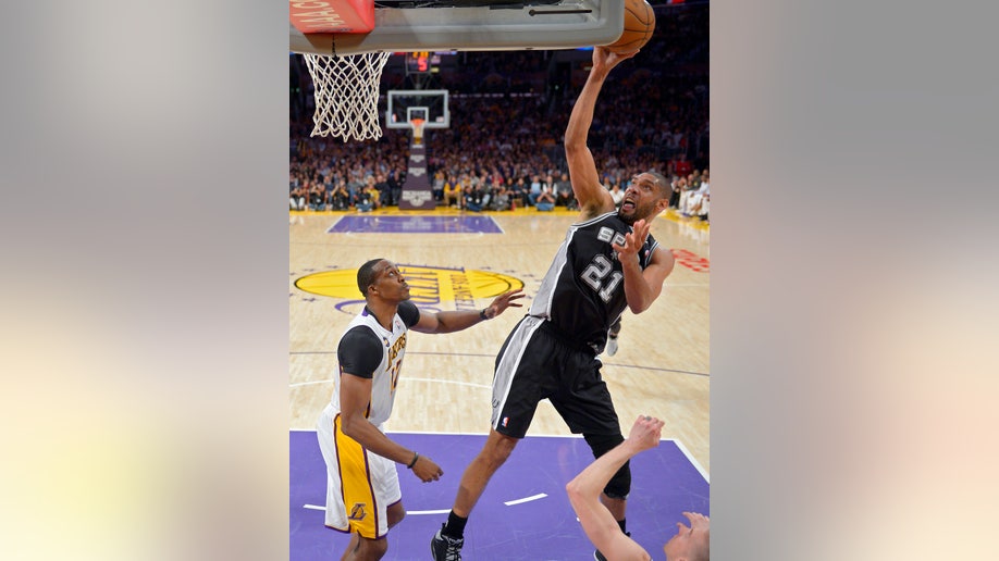 ce20b62b-Spurs Lakers Basketball
