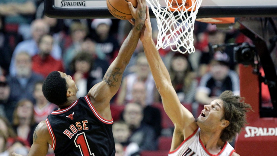 28d2db2b-Bulls Trail Blazers Basketball
