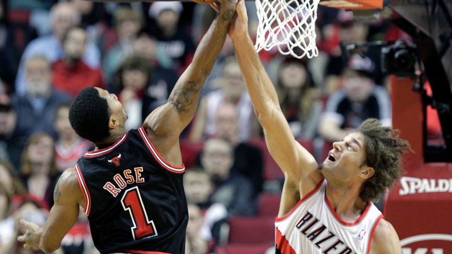 28d2db2b-Bulls Trail Blazers Basketball