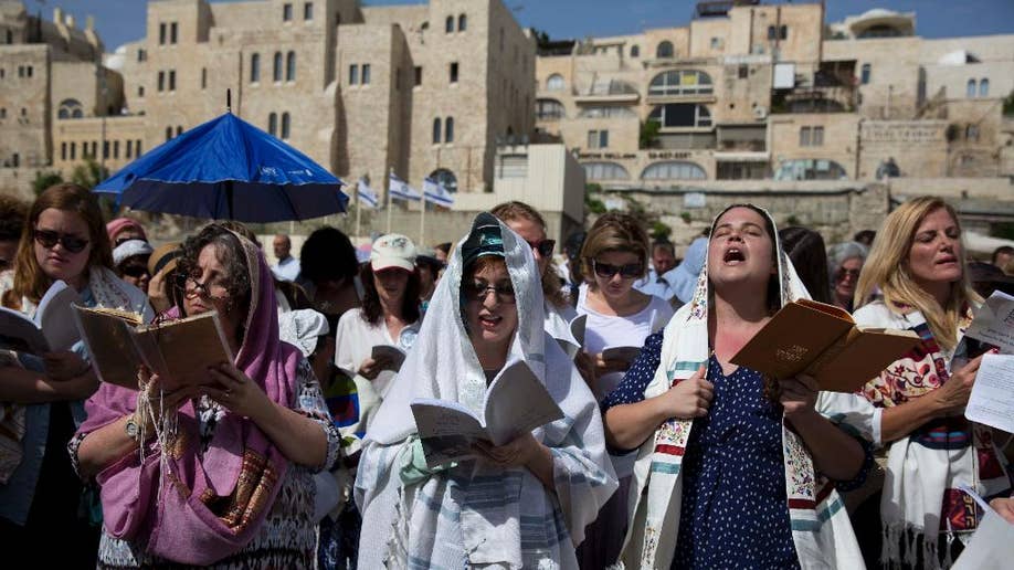 Jewish Women Pray At Jerusalem Holy Site Angering Rabbi Fox News