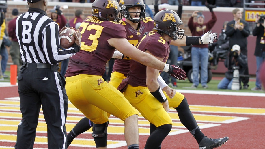 a6bb84bc-Nebraska Minnesota Football