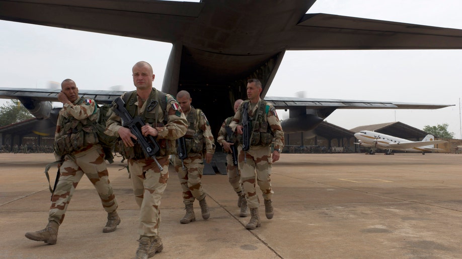 c98150a0-Mali Fighting