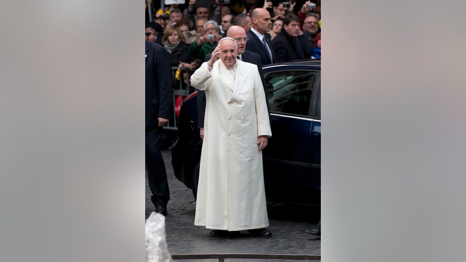5d03a031-Italy Pope