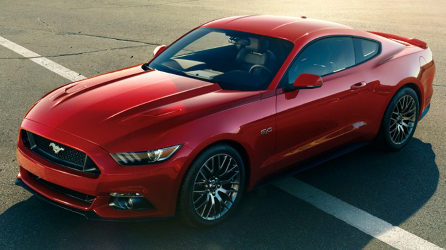 38272ae5-The All-New Ford Mustang GT with Performance Pack