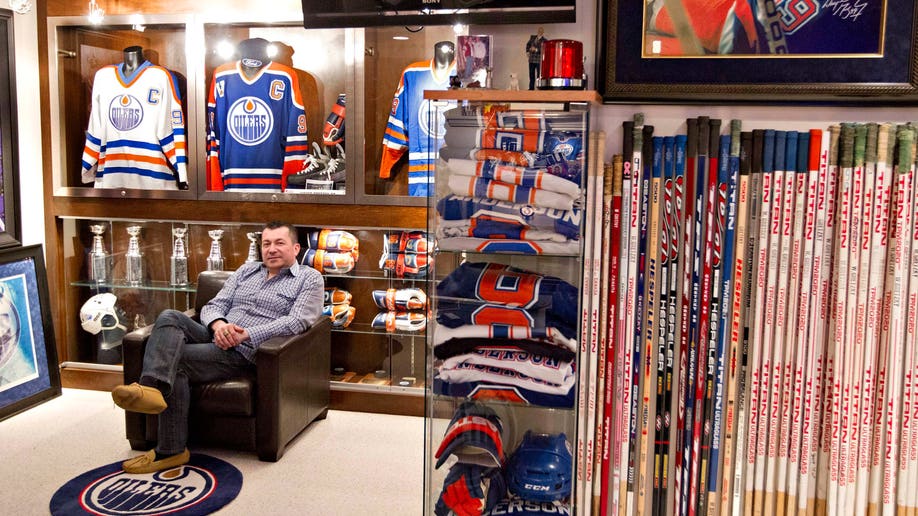 4666d697-Gretzky Auction Hockey