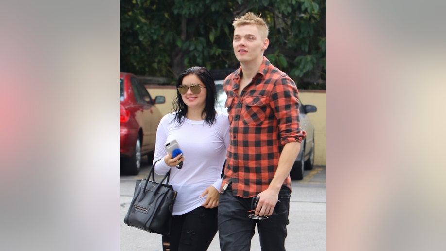 Ariel Winter and Llevi Meaden