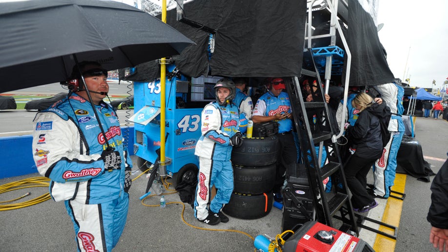 365c8edd-NASCAR Talladega Auto Racing