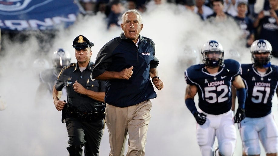 93c25446-UConn Fall Football