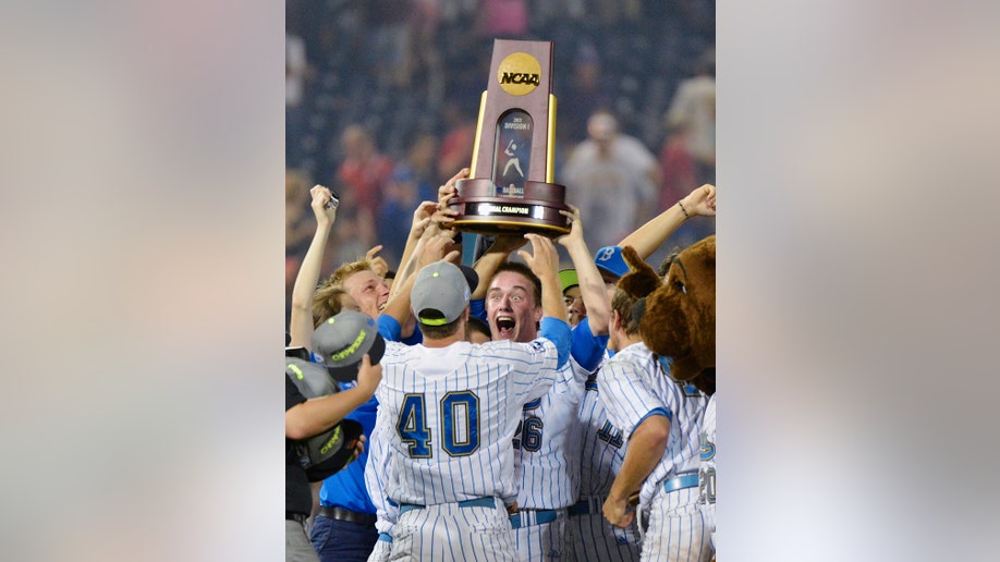 49400cd0-UCLA Defending Champ Baseball
