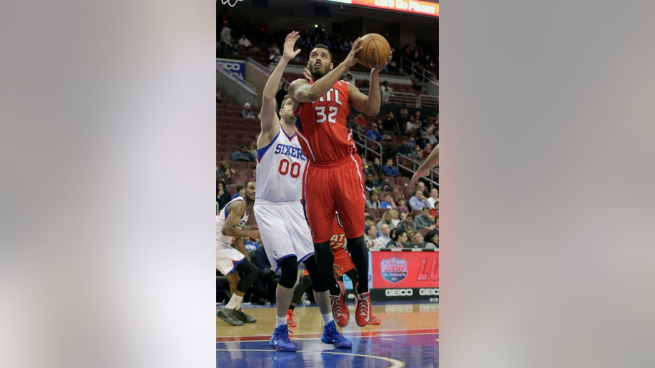 Hawks 76ers Basketball