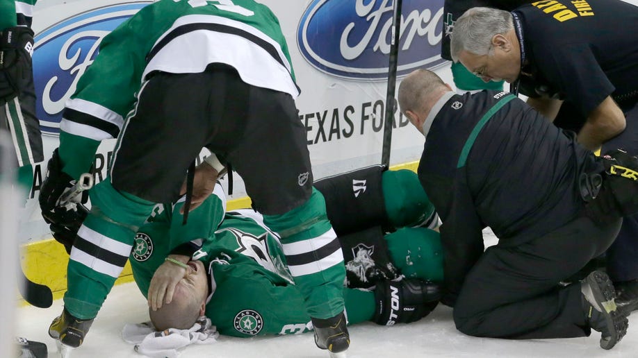 1a2f8d31-Blackhawks Stars Hockey