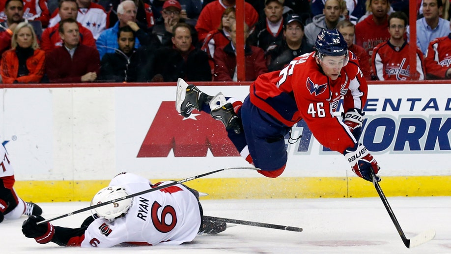 48644b6d-Senators Capitals Hockey