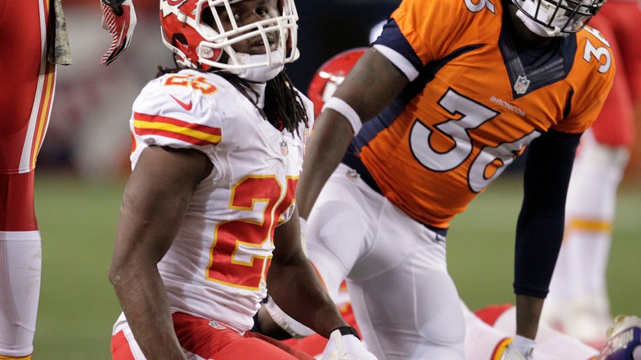 c11516ae-Chiefs Broncos Football