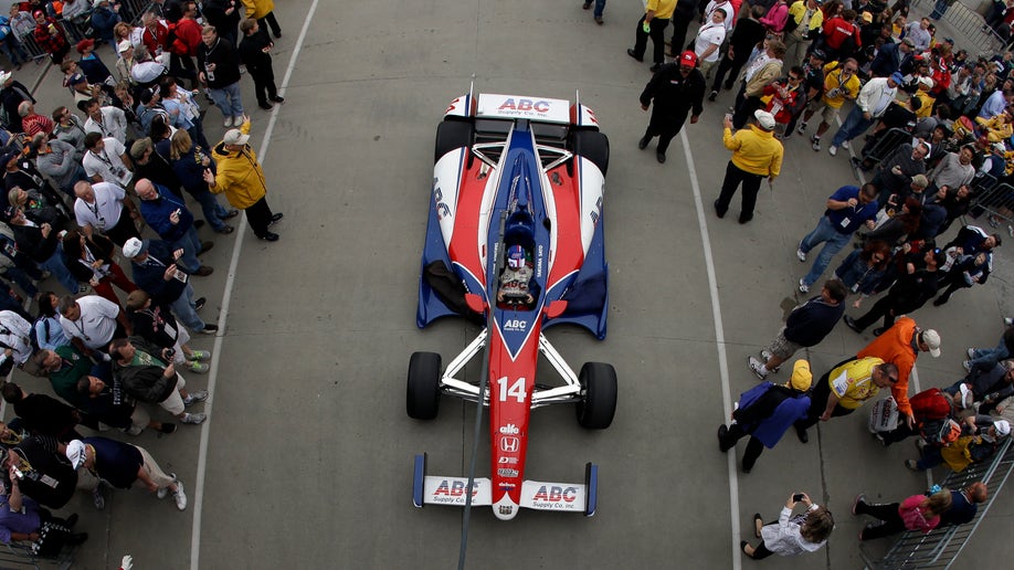 7e649b3a-IndyCar Indy 500 Auto Racing