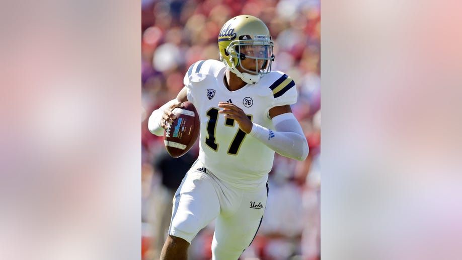 0a18e2b5-UCLA Stanford Footbal