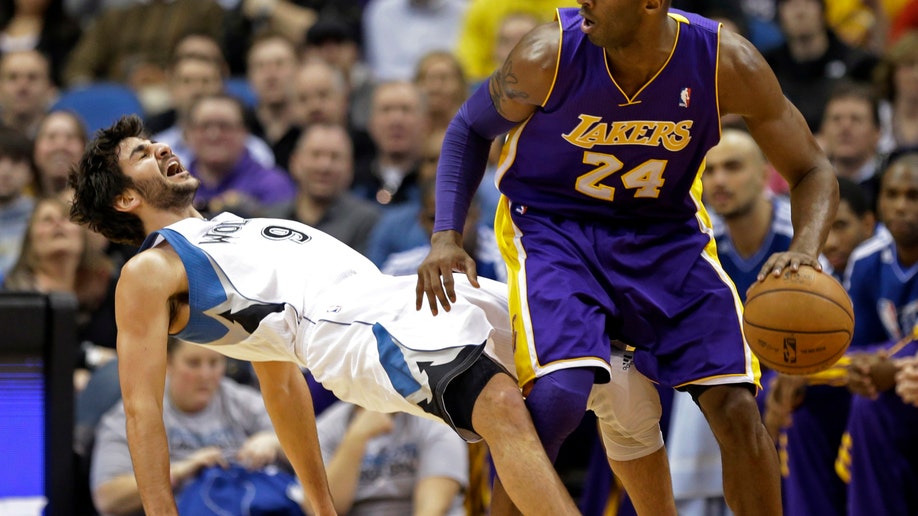 APTOPIX Lakers Timberwolves Basketball