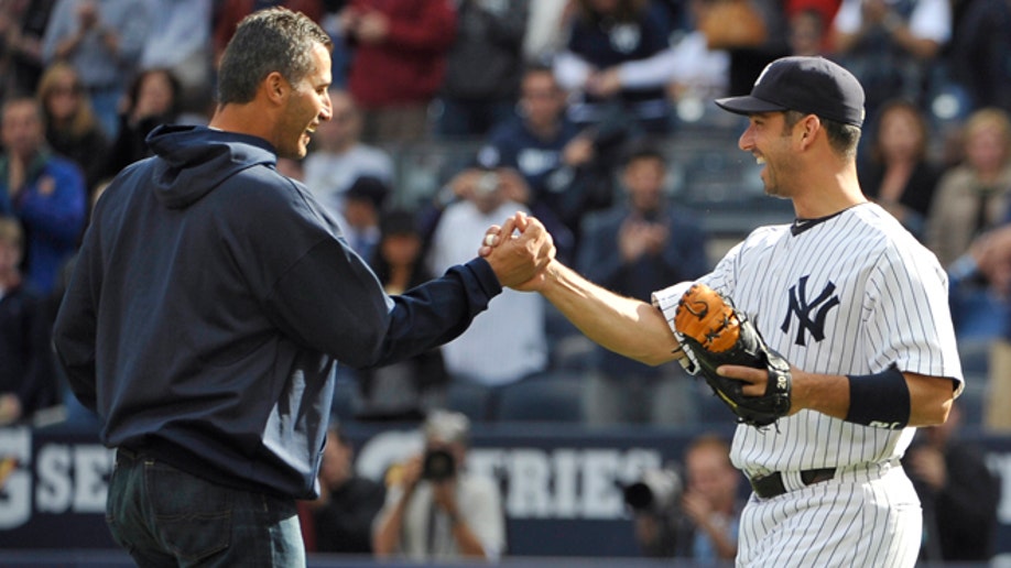 326835fd-Yankees-Retiring Numbers