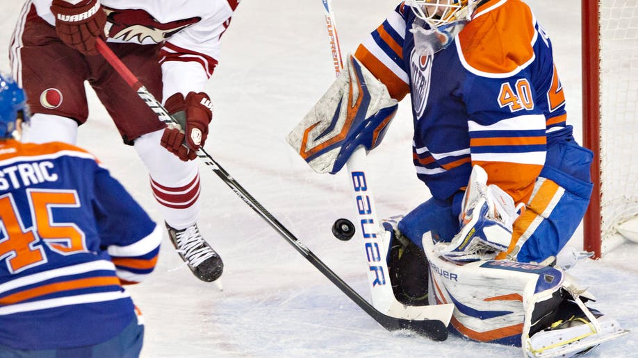 404f72d1-Coyotes Oilers Hockey