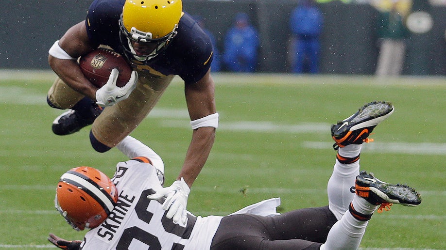 33adaaa8-Browns Packers Football