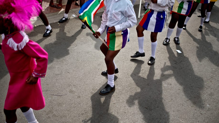 1574b988-South Africa Mandela Mourning