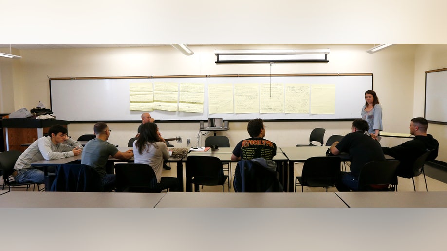 6a5f8895-Voices of Valor