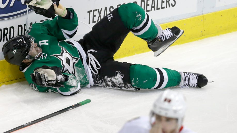 84042668-Blackhawks Stars Hockey