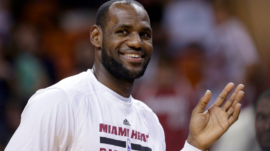 3b472e81-Nets Heat Basketball