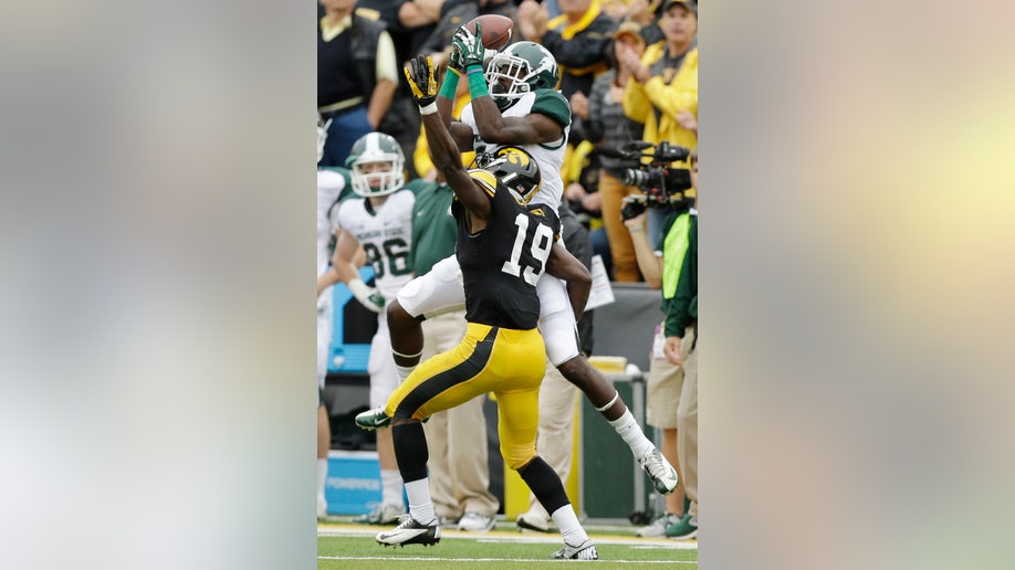 185077c9-Michigan St Iowa Football