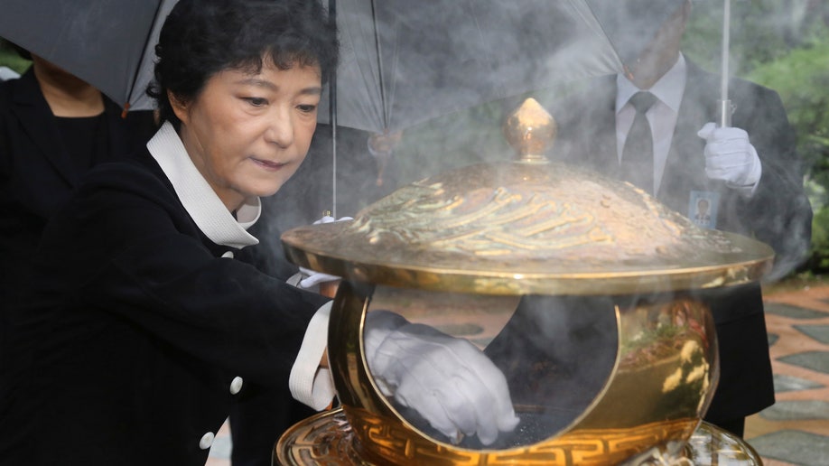 d0f234cb-South Korea Suu Kyi