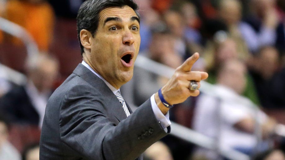 6329449e-Syracuse Villanova Basketball