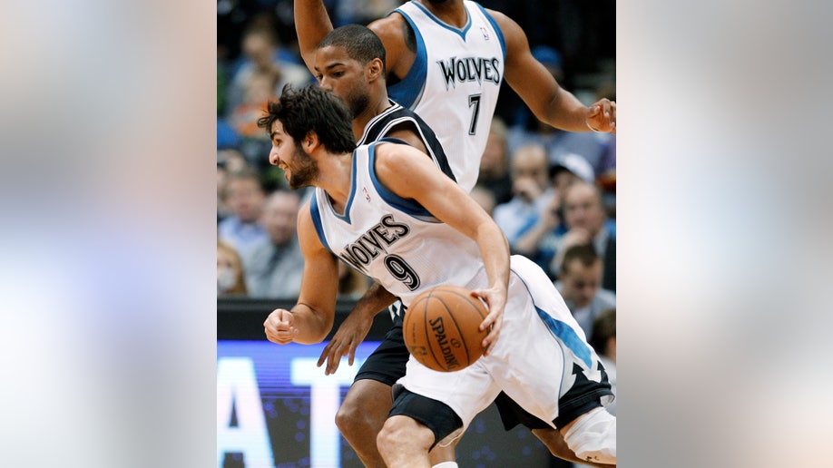 af548d31-Spurs Timberwolves Basketball