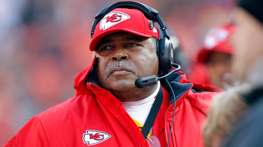 9b695b3e-Colts Chiefs Football