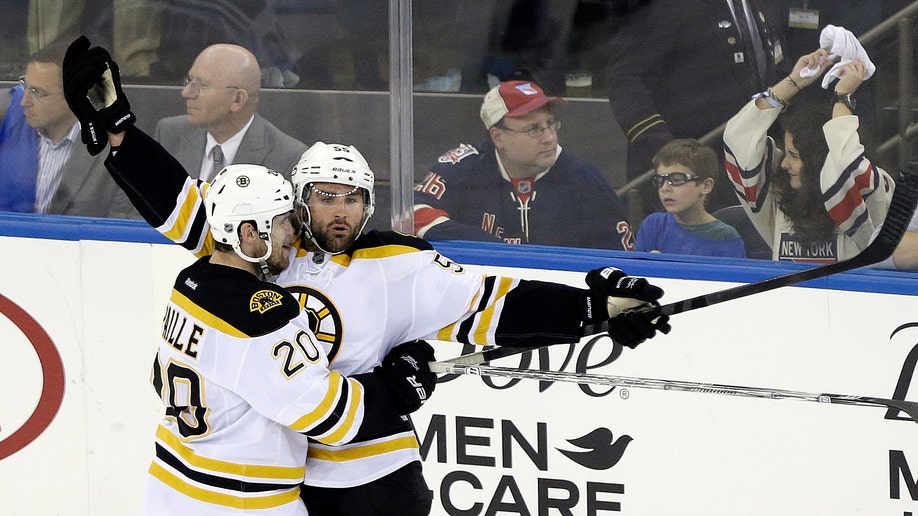 55603718-APTOPIX Bruins Rangers Hockey