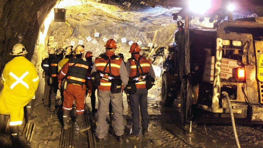 ea557b03-Indonesia Mine Collapse
