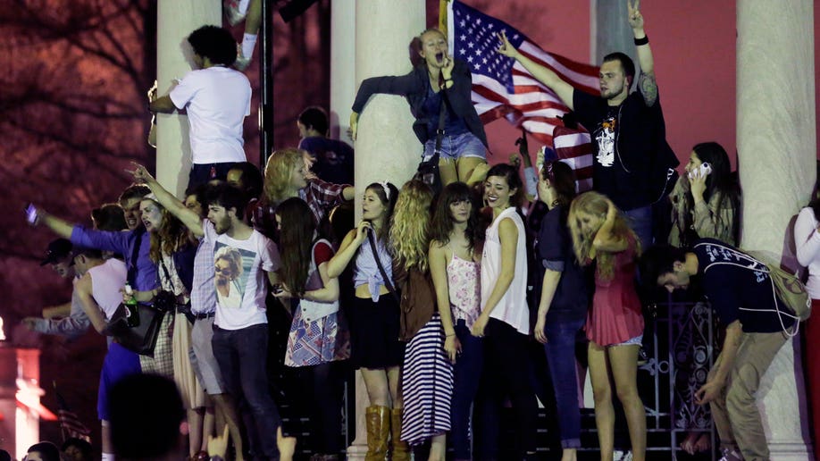 Police Converge-Mass