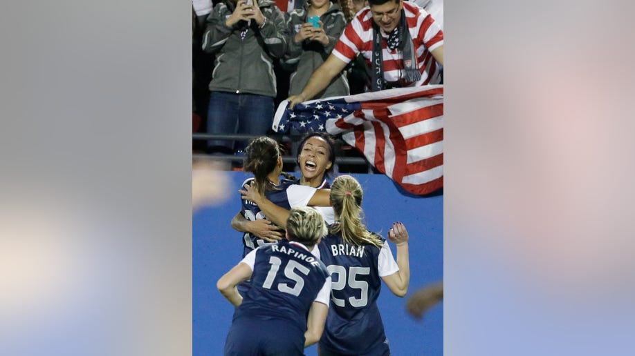 215a2d64-US Women Canada Soccer